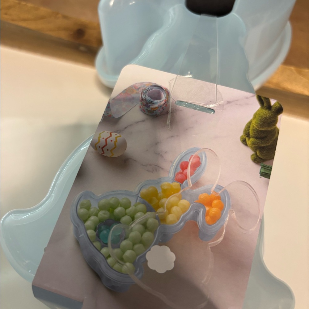 CWC Bunny-Shaped Snack Box - Translucent White - Picture 4 of 4